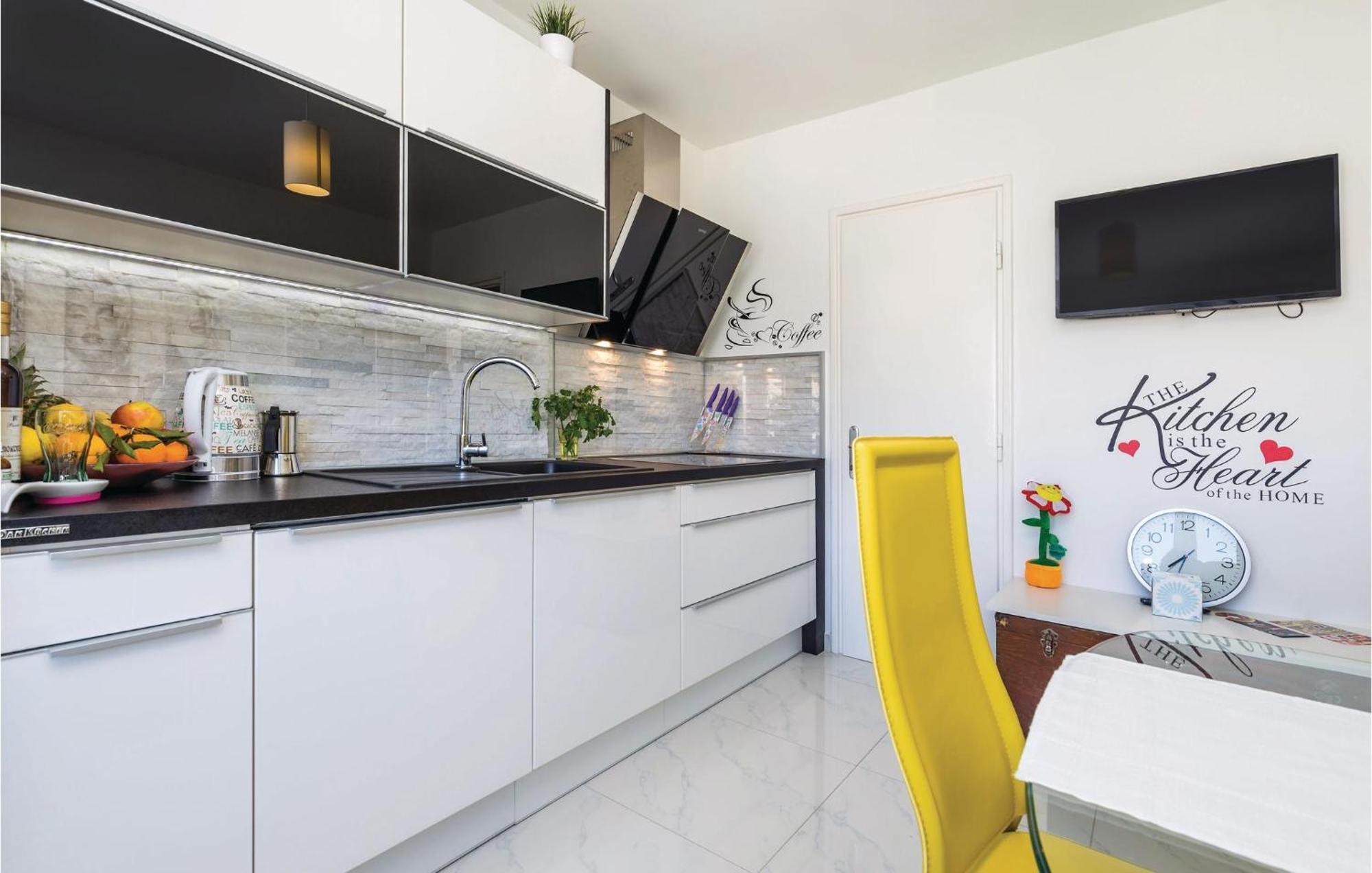 Gorgeous Apartment In Rijeka With Wifi Exteriör bild